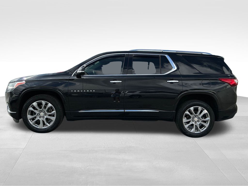2019 Chevrolet Traverse Premier photo 2