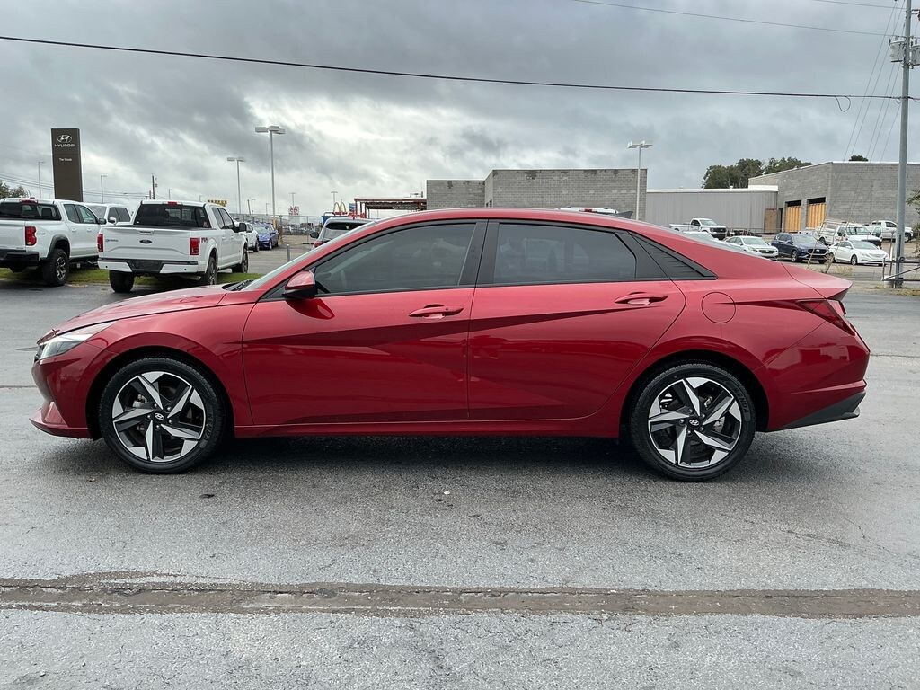 Used 2023 Hyundai Elantra SEL Sedan