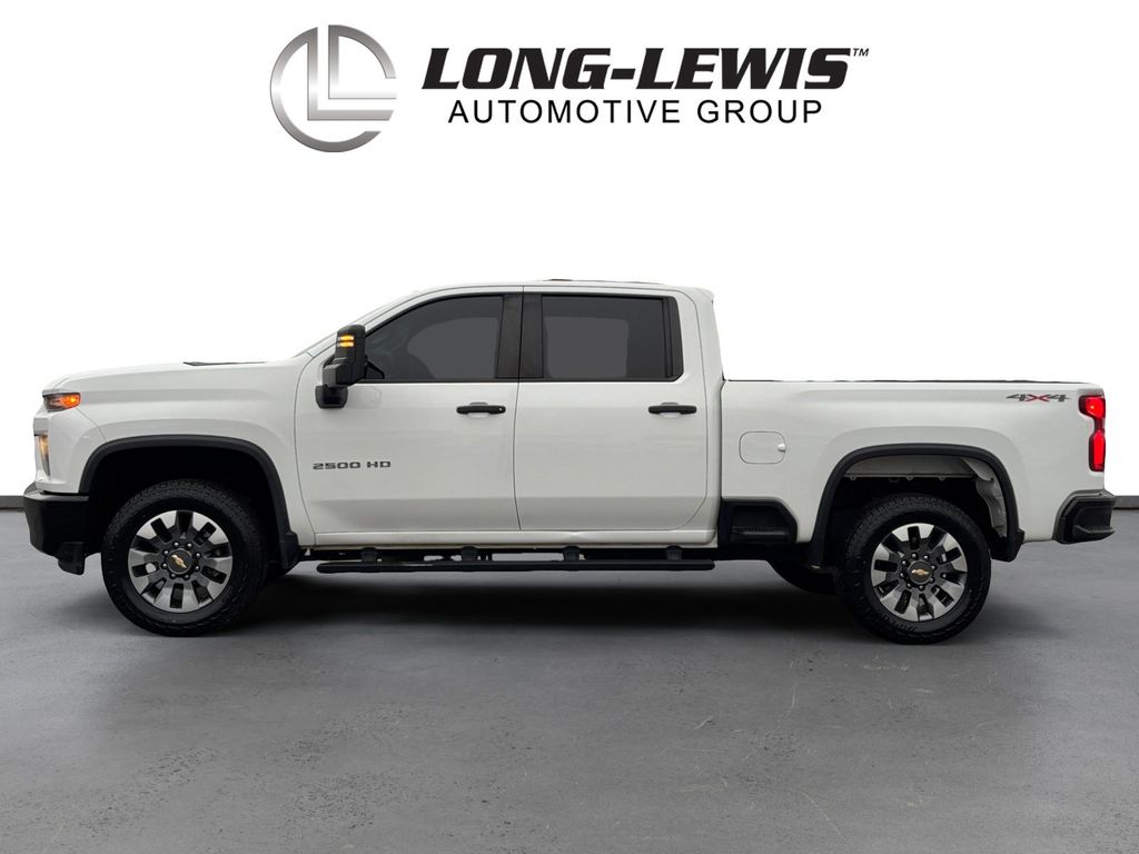 2021 Chevrolet Silverado 2500HD Custom photo 2