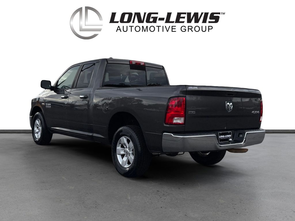 2015 Ram 1500 SLT photo 3