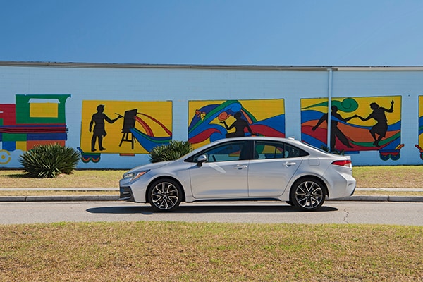 Longo_Toyota-2020_Corolla_Sedan-08-b.jpg