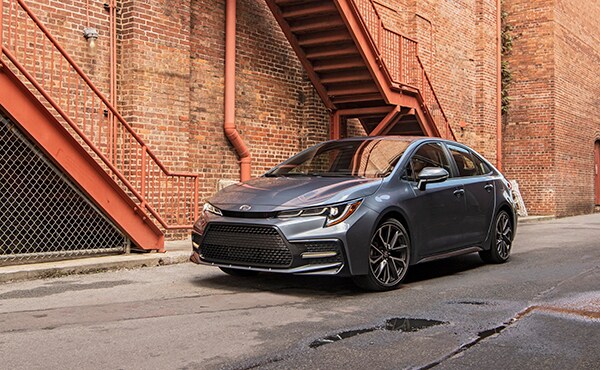 Longo_Toyota-2020_Corolla_Sedan-10-b.jpg