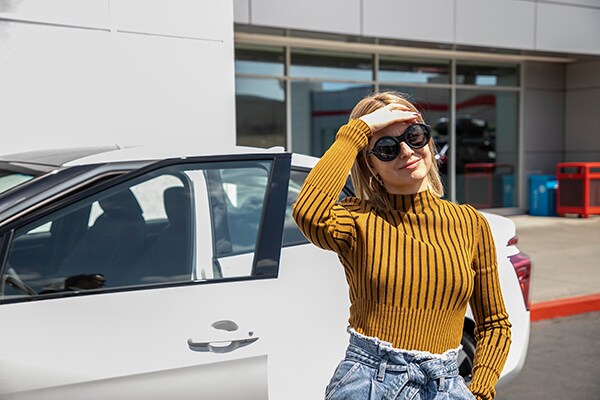 Mena Suvari Makes the Switch to a Toyota Mirai