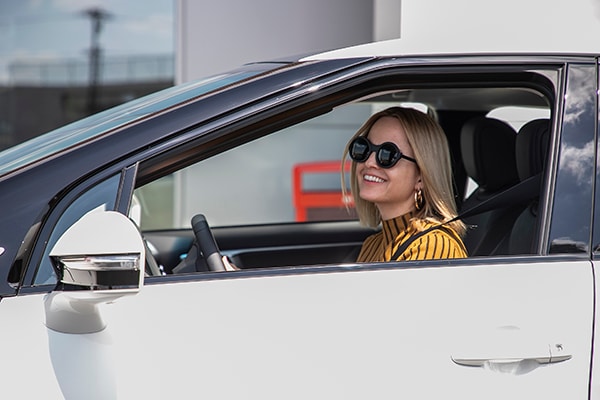 Mena Suvari Makes the Switch to a Toyota Mirai