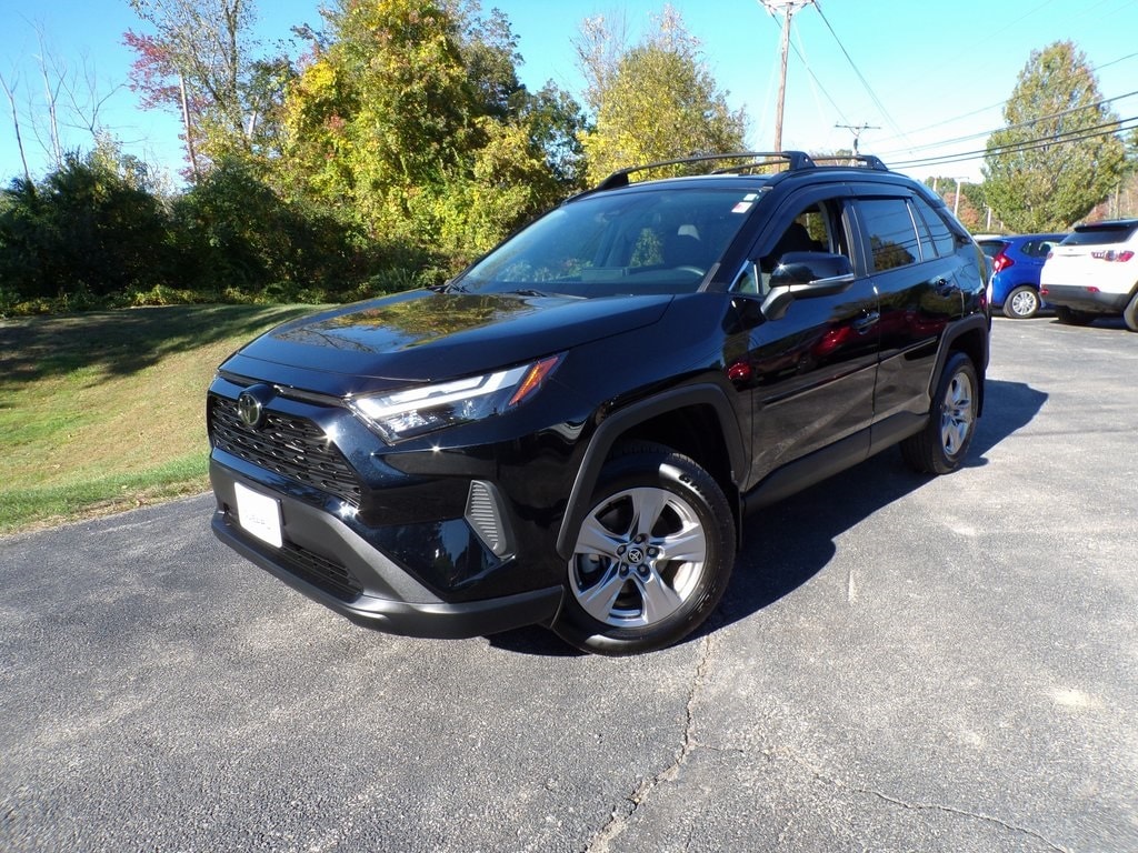 2023 Toyota RAV4 XLE's photo