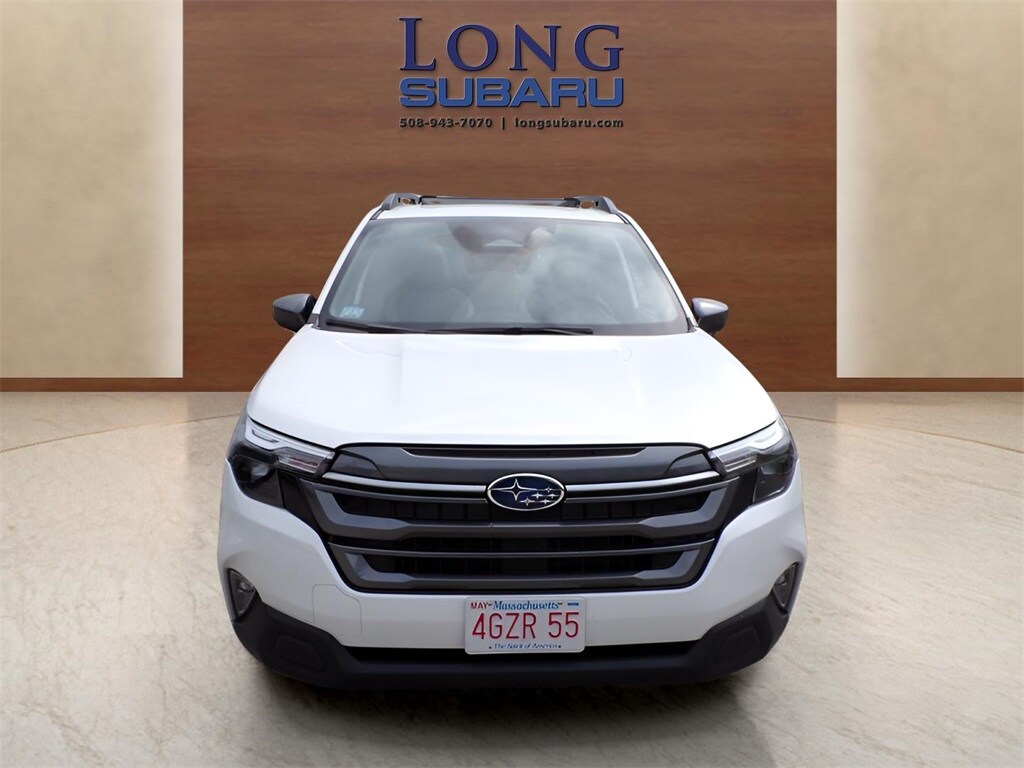 2025 Subaru Forester Premium photo 4
