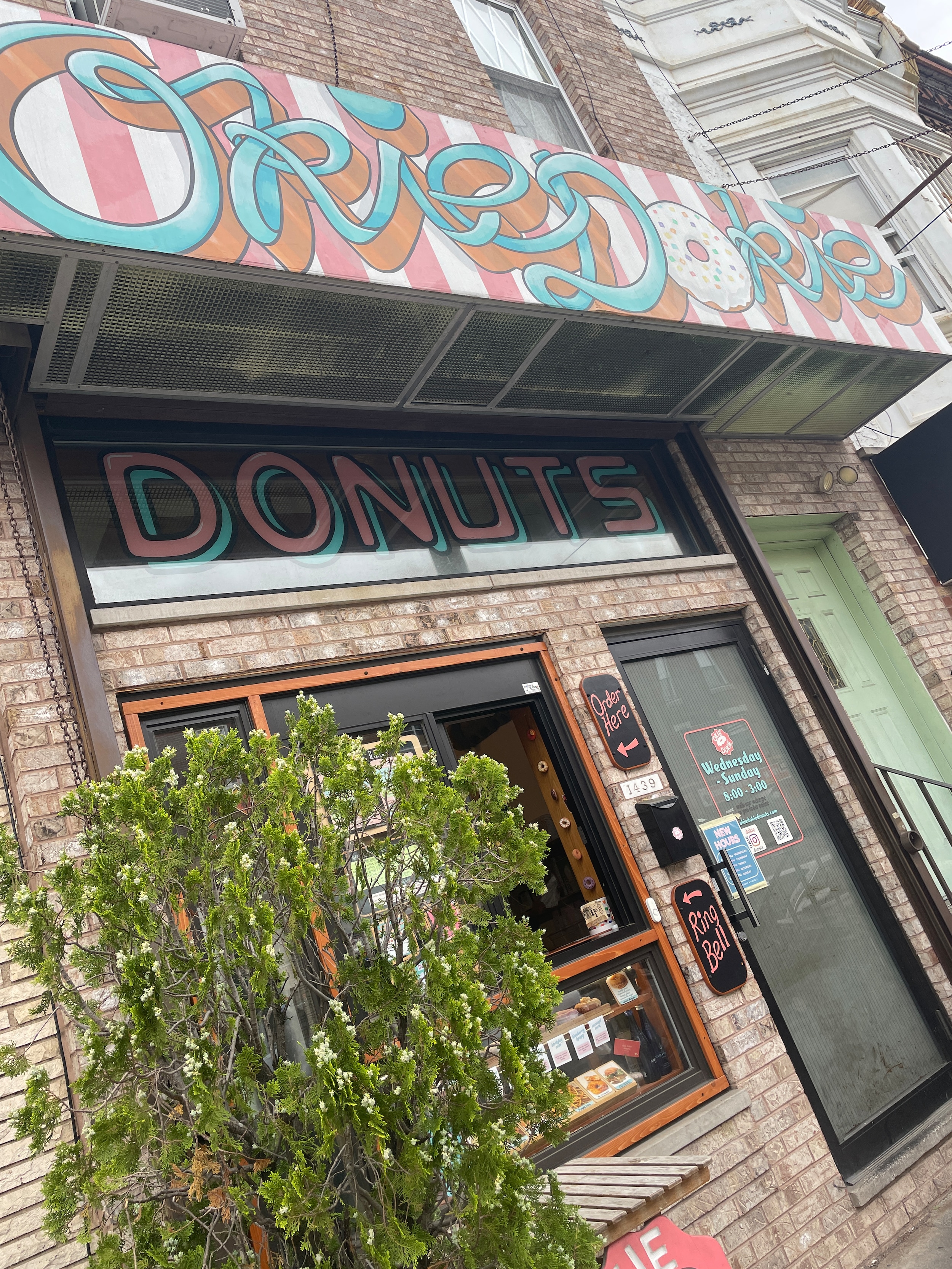 the outside of Okie Dokie Donuts