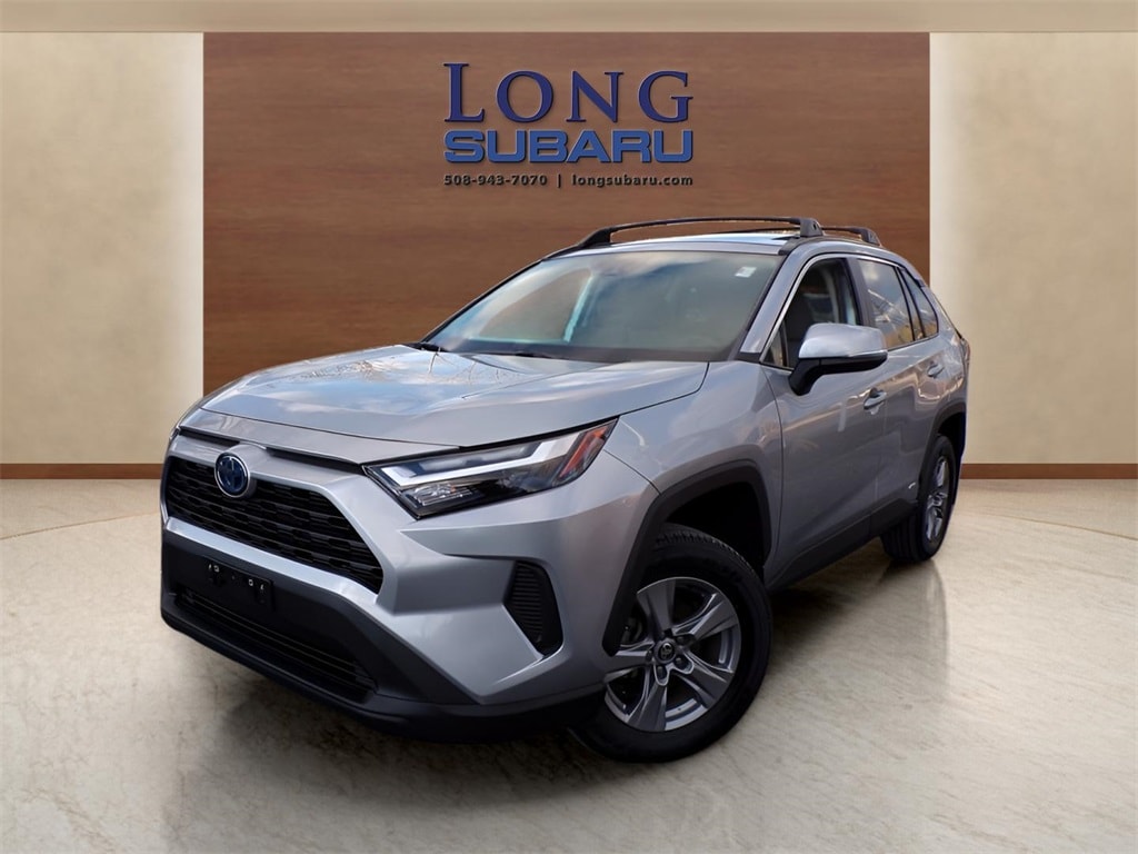 2022 Toyota RAV4 XLE's photo