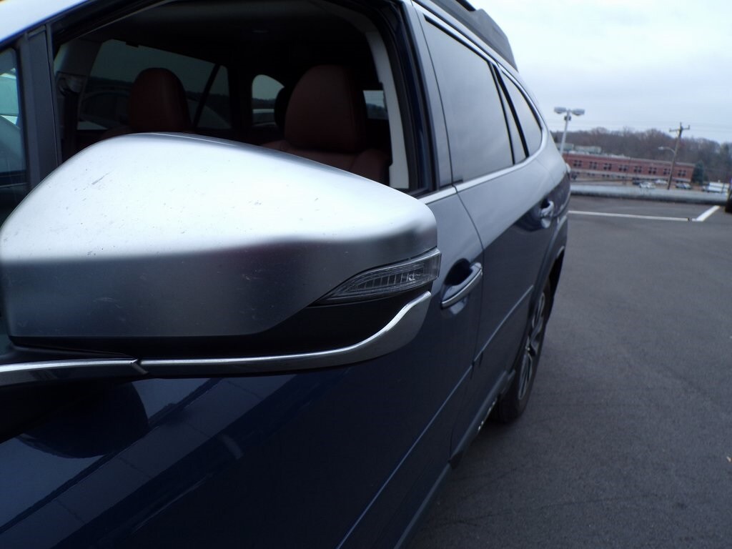 2023 Subaru Outback Touring XT photo 3