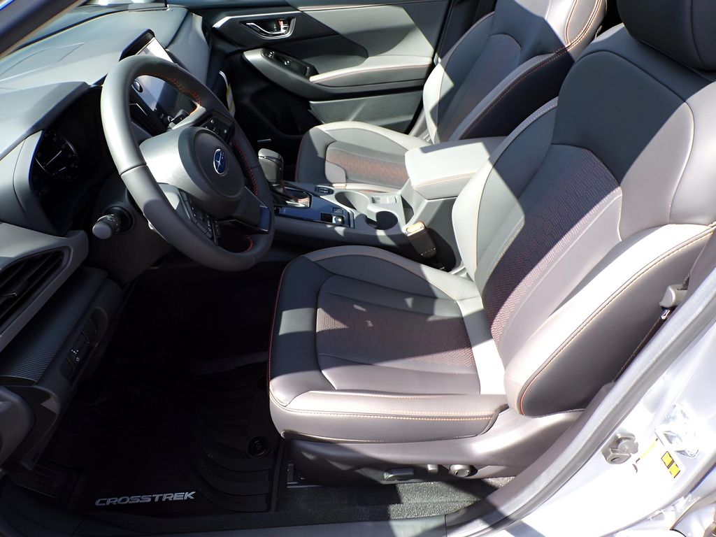2025 Subaru Crosstrek Limited - Photo 18