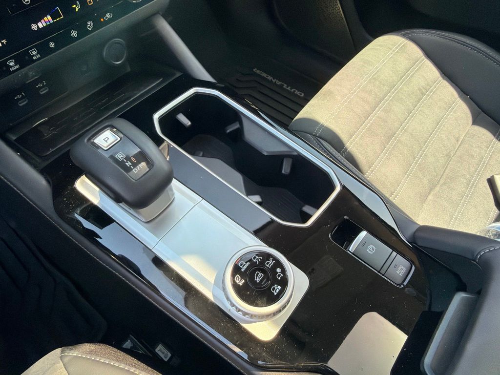 2026 Mitsubishi Outlander SE - Photo 29