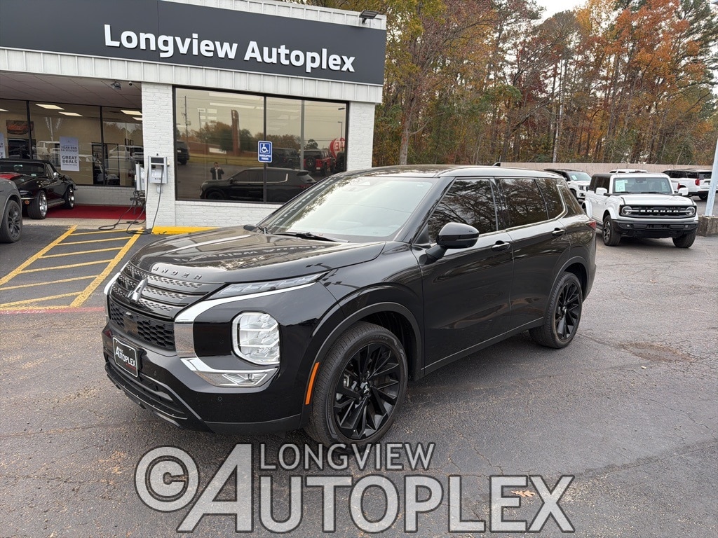 2024 Mitsubishi Outlander SE Black Edition's photo