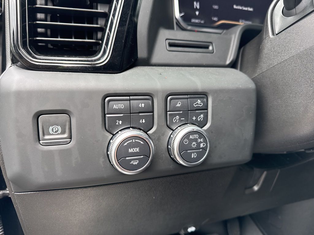 2024 GMC Sierra 2500HD AT4 - Photo 17