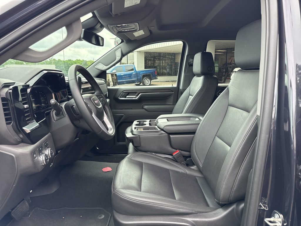 2024 GMC Sierra 1500 SLT - Photo 19