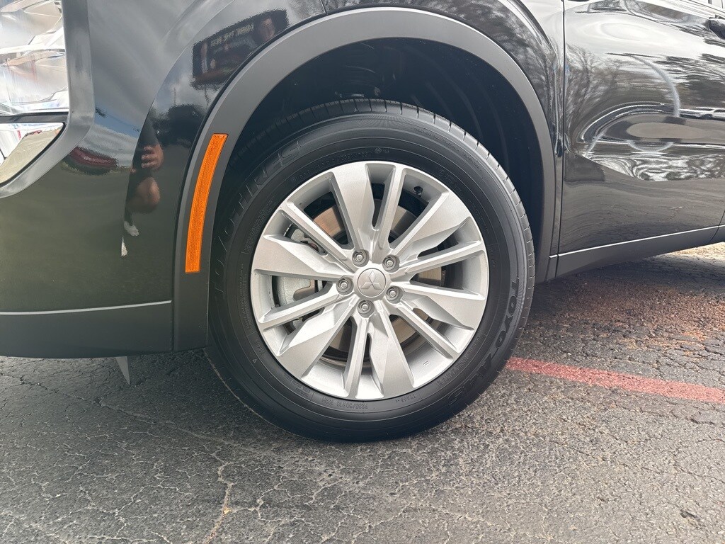 New 2026 Mitsubishi Outlander ES SUV