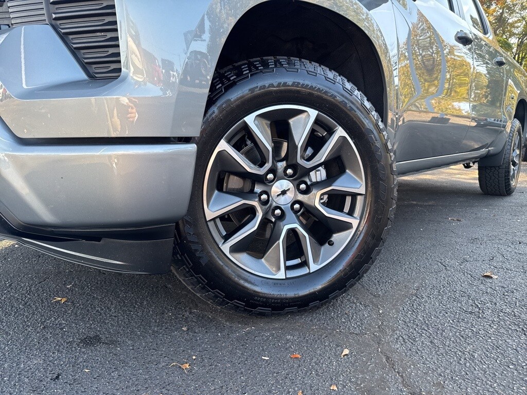 2023 Chevrolet Silverado 1500 RST photo 2