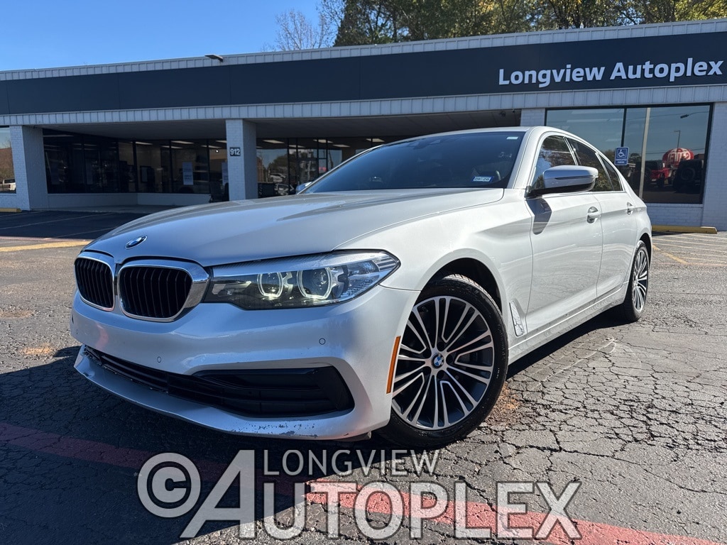 2019 BMW 5 Series 530i's photo