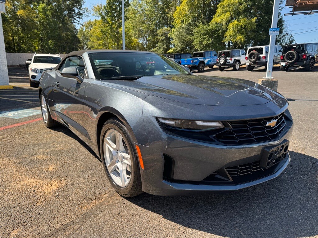 2023 Chevrolet Camaro 1LT photo 4