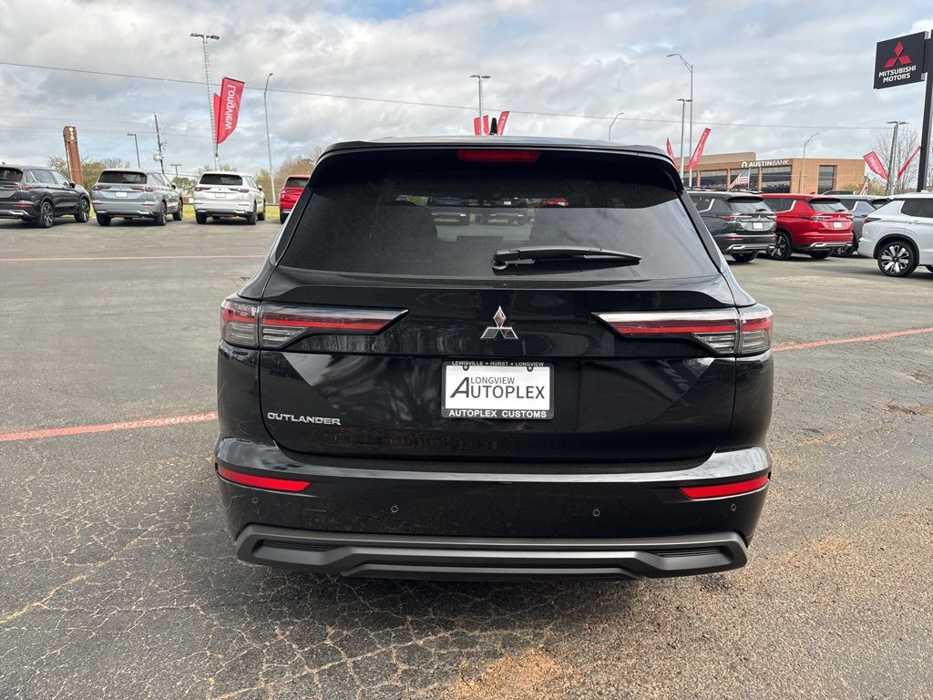 2026 Mitsubishi Outlander ES - Photo 7