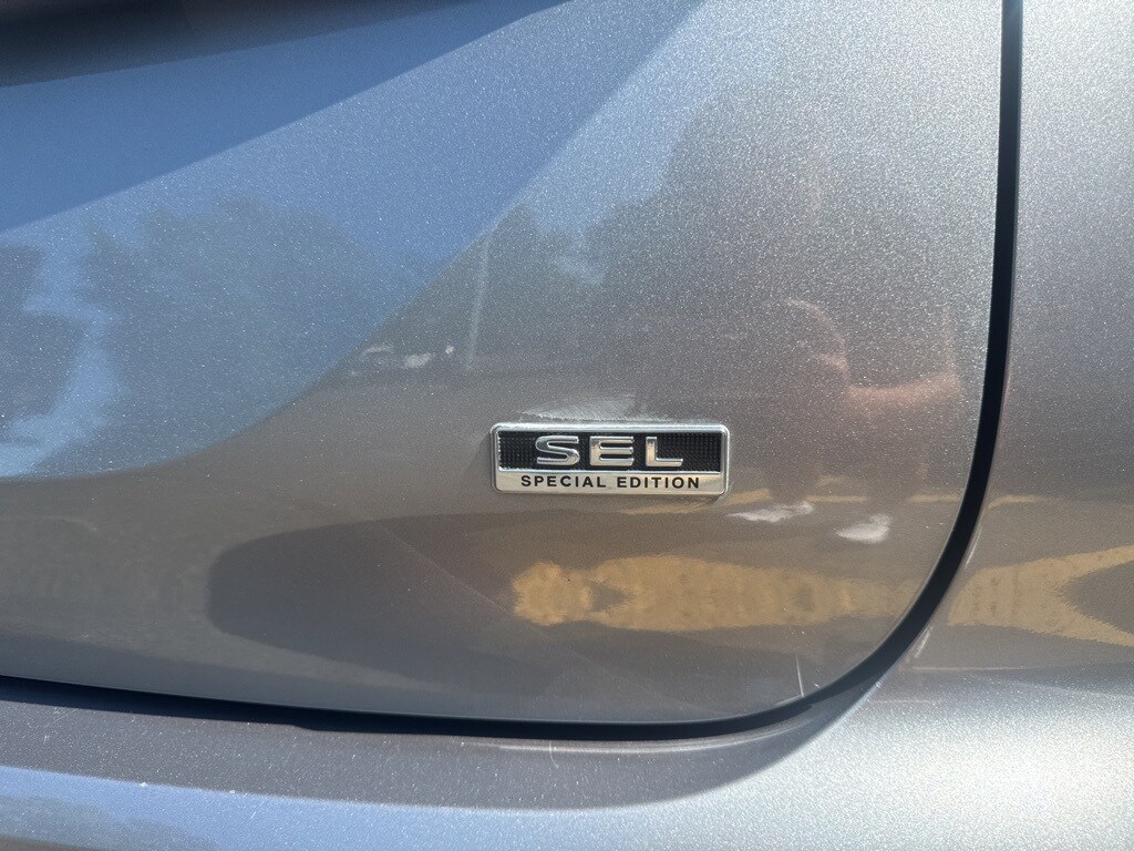 2022 Mitsubishi Outlander SEL photo 4