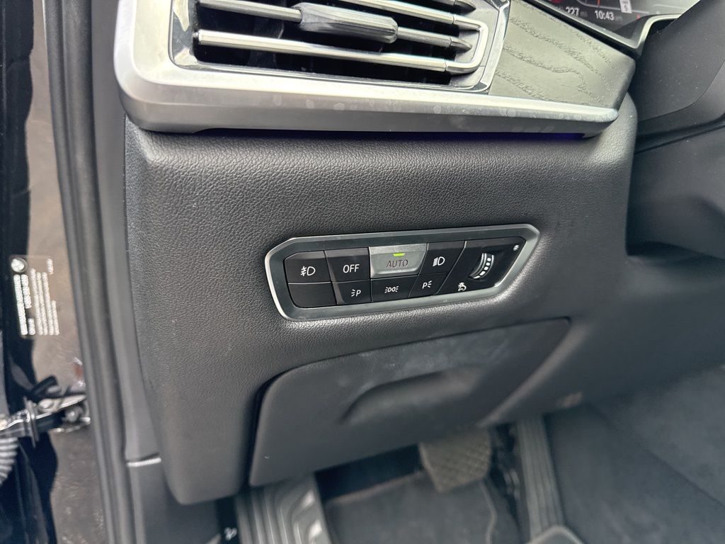 2022 BMW X7 40i - Photo 16