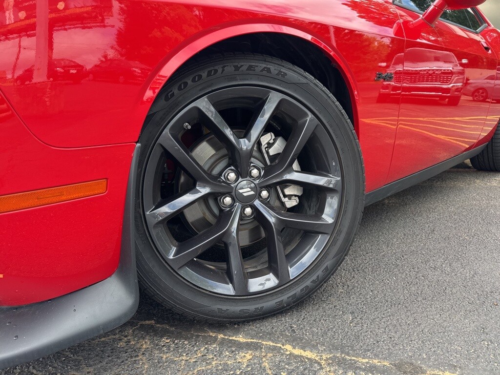 2023 Dodge Challenger R/T photo 2