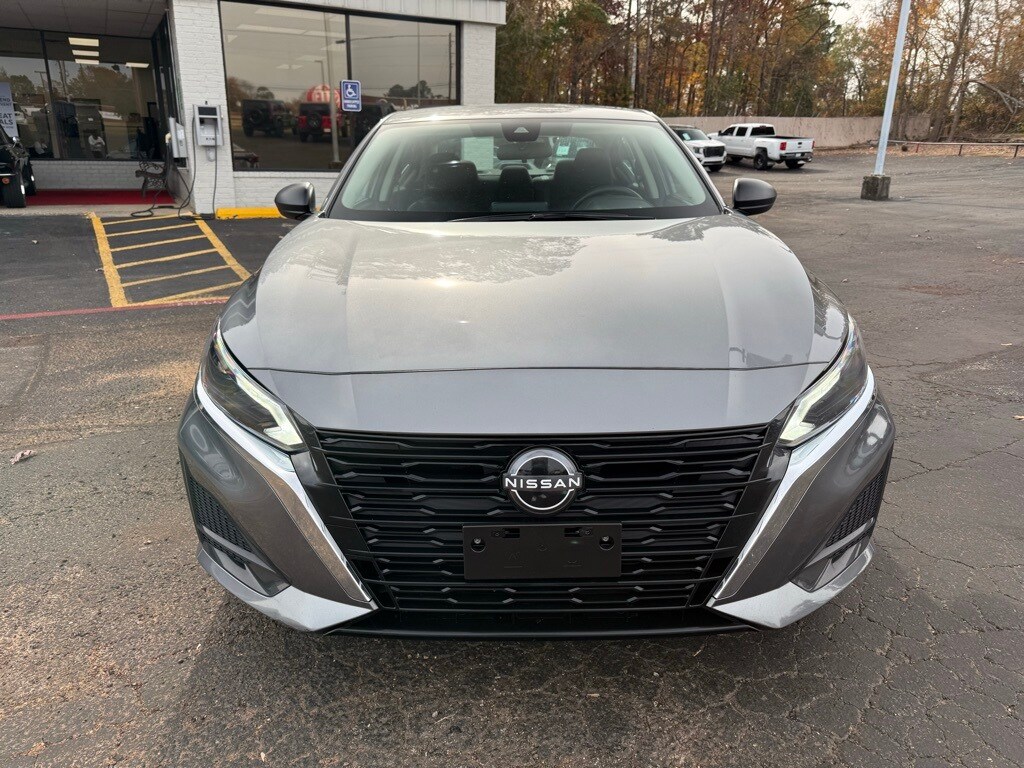 Used 2024 Nissan Altima 2.5 SV Sedan