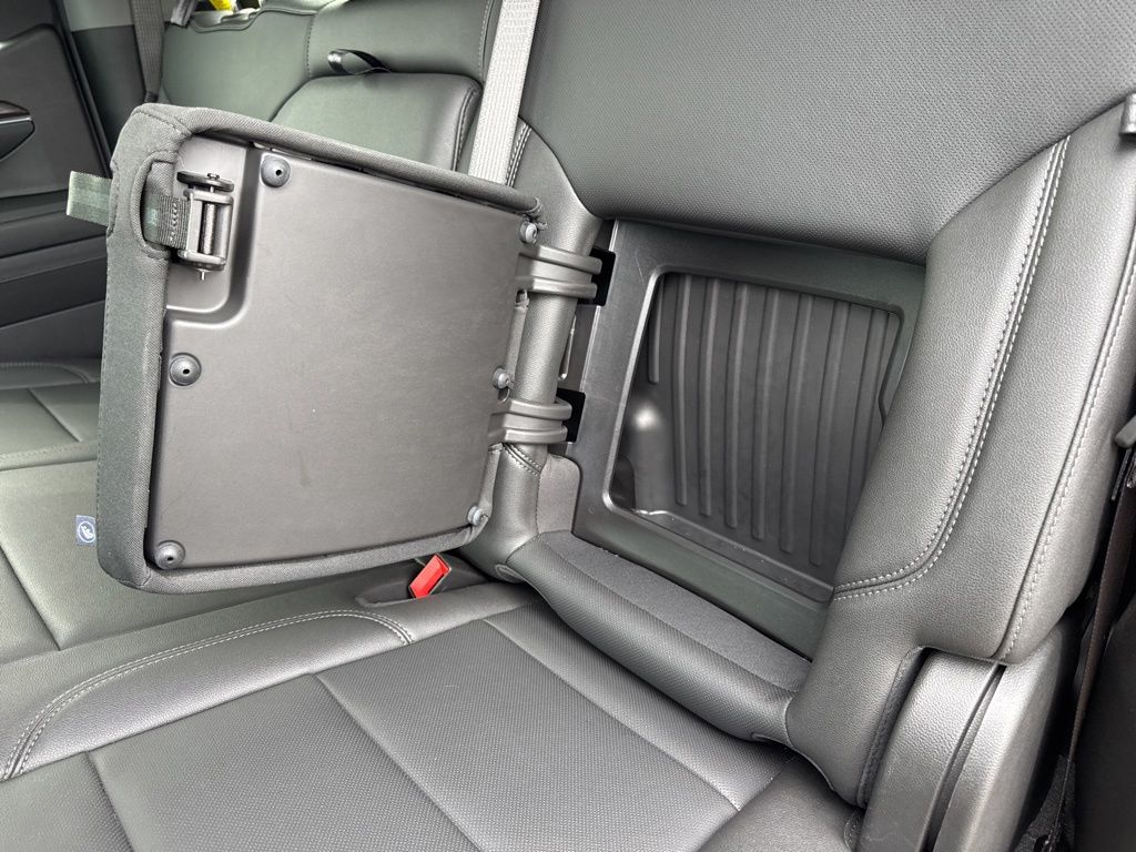 2024 GMC Sierra 1500 SLT - Photo 32