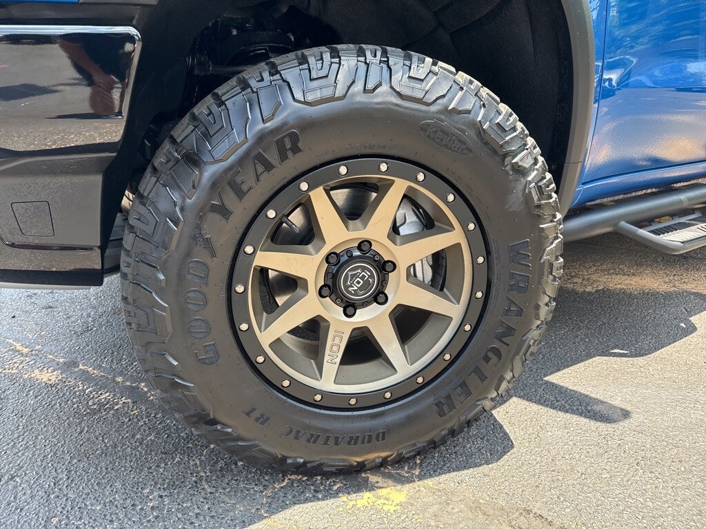 2024 Chevrolet Silverado 1500 ZR2 photo 2