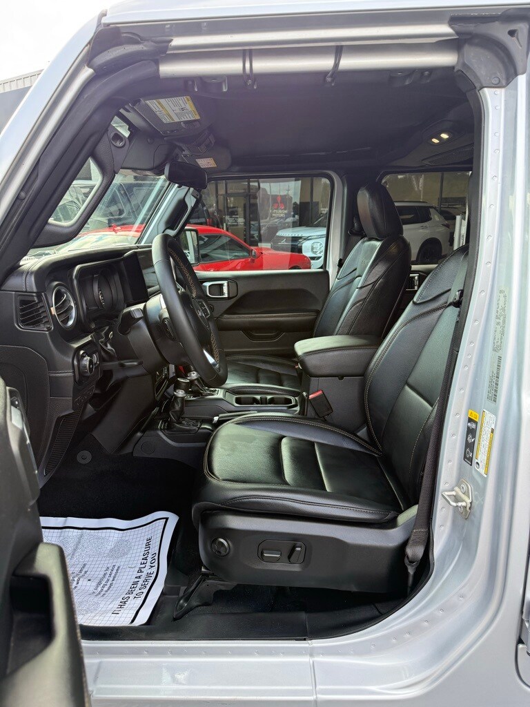 2024 Jeep Wrangler Sahara photo 4