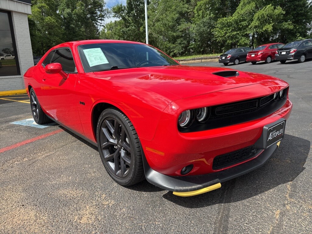 2023 Dodge Challenger R/T photo 4