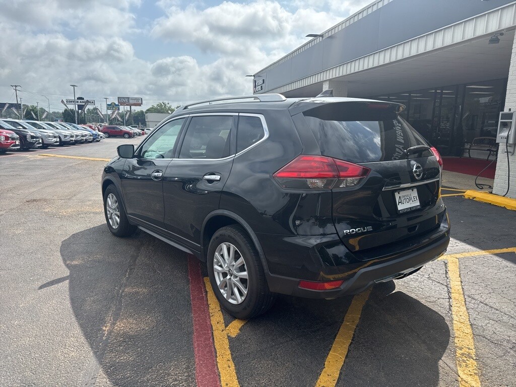 Used 2017 Nissan Rogue SV with VIN KNMAT2MT5HP550373 for sale in Longview, TX