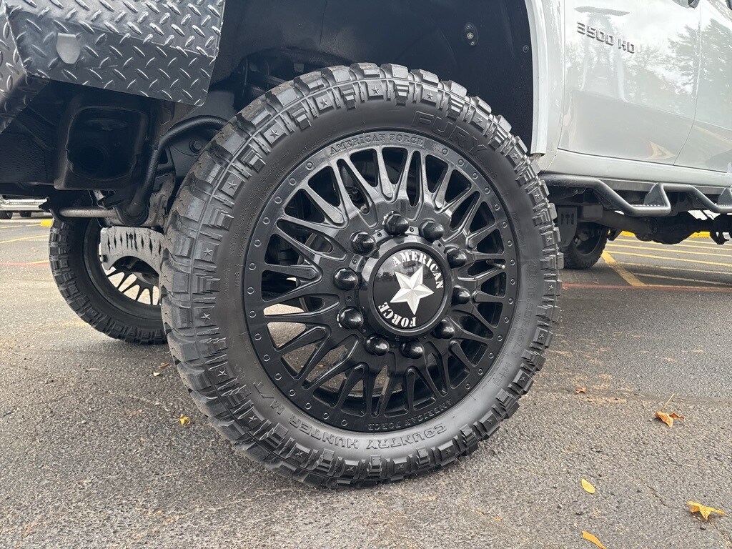 2020 Chevrolet Silverado 3500HD High Country photo 2