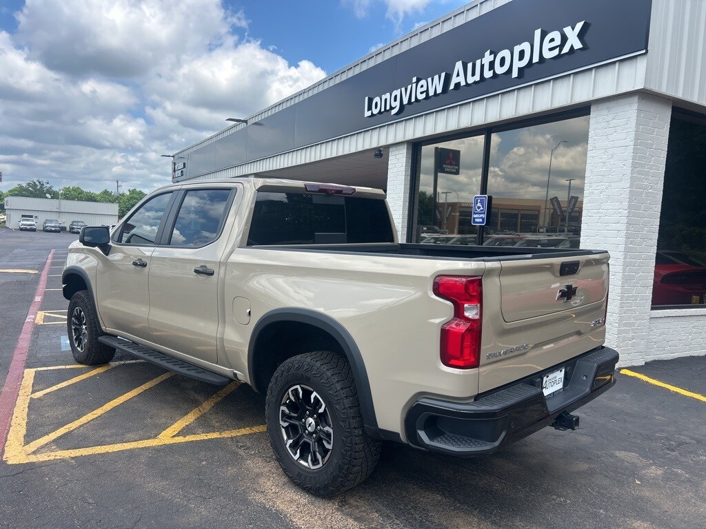 2022 Chevrolet Silverado 1500 ZR2 photo 2
