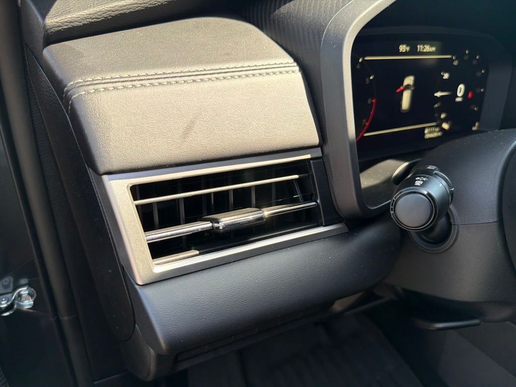 2026 Mitsubishi Outlander SE - Photo 15