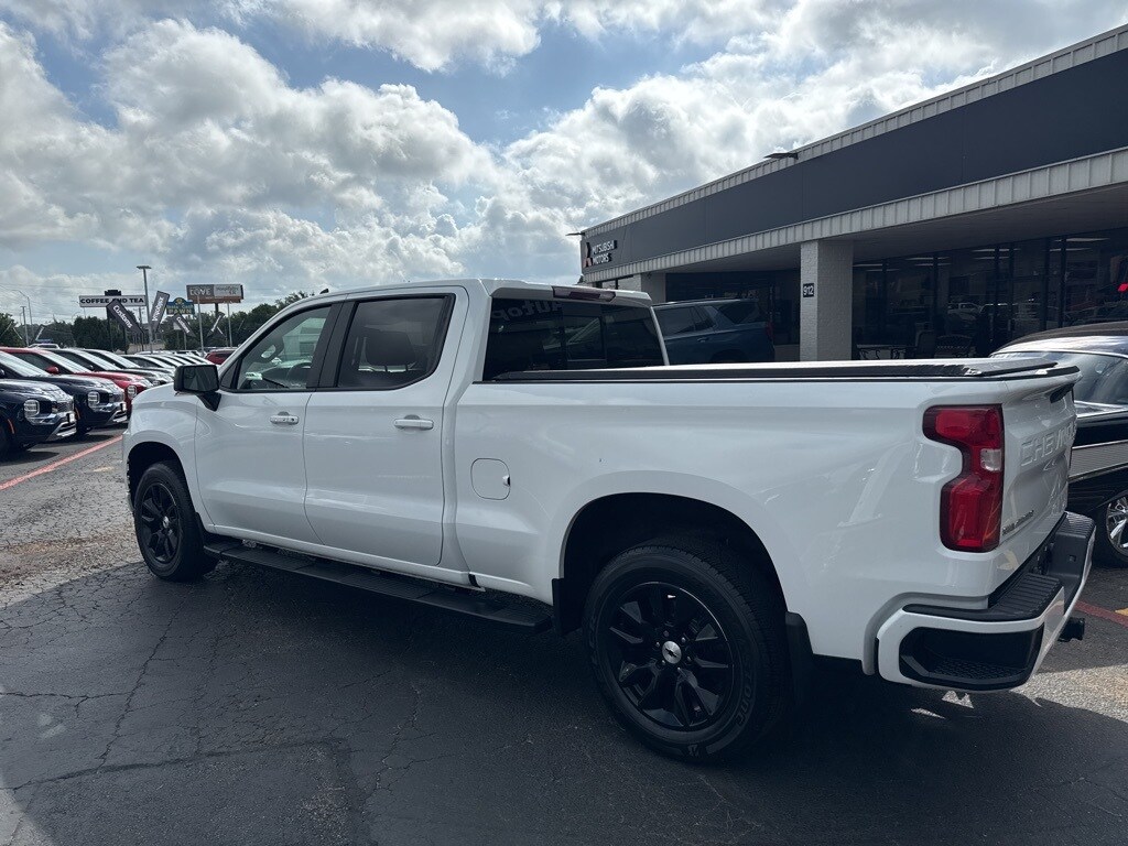 2021 Chevrolet Silverado 1500 RST photo 2