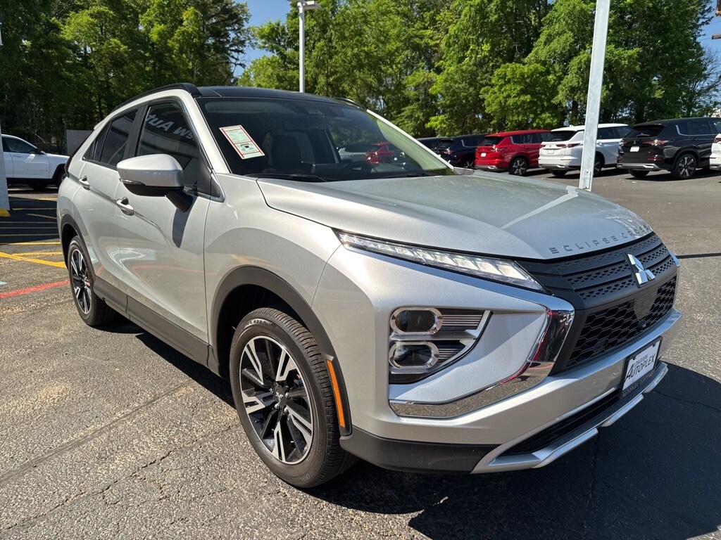2025 Mitsubishi Eclipse Cross SE photo 4