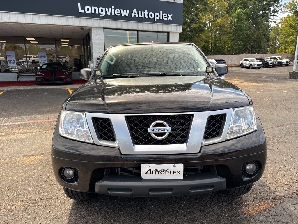 2017 Nissan Frontier SV photo 3