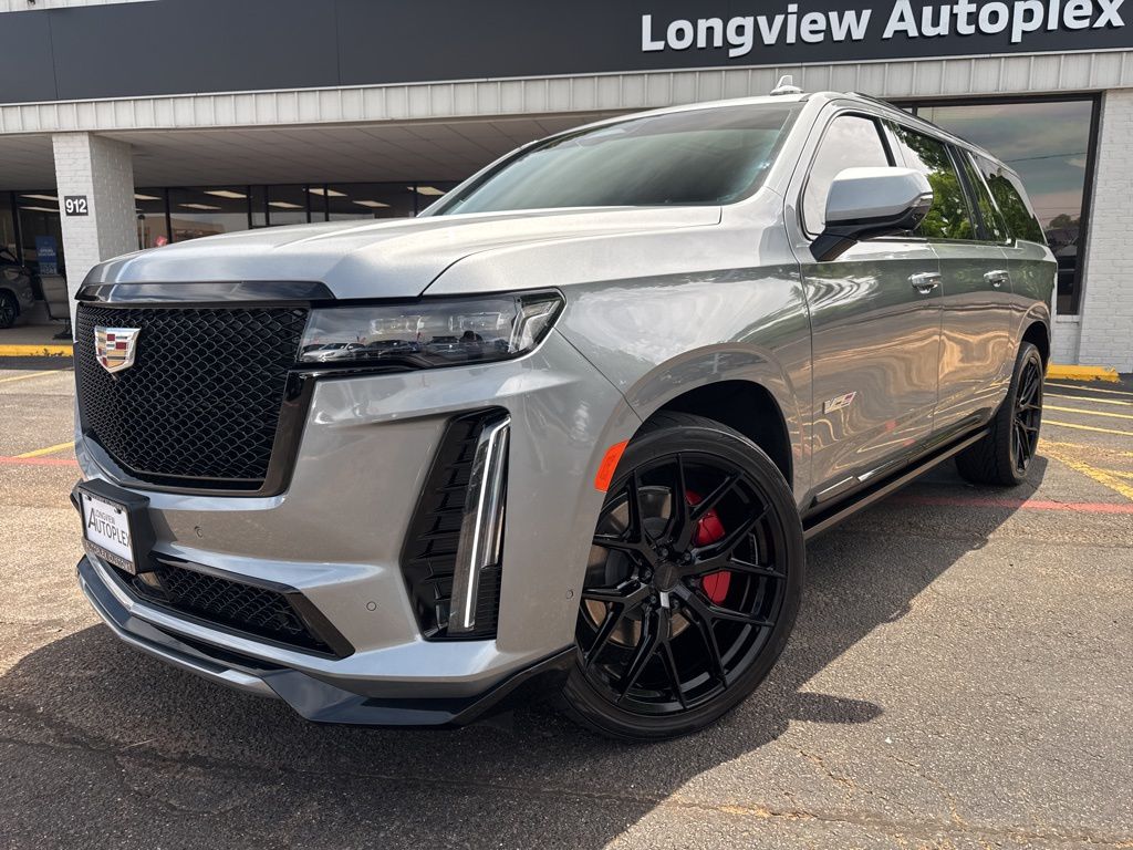 2023 Cadillac Escalade ESV V-Series's photo