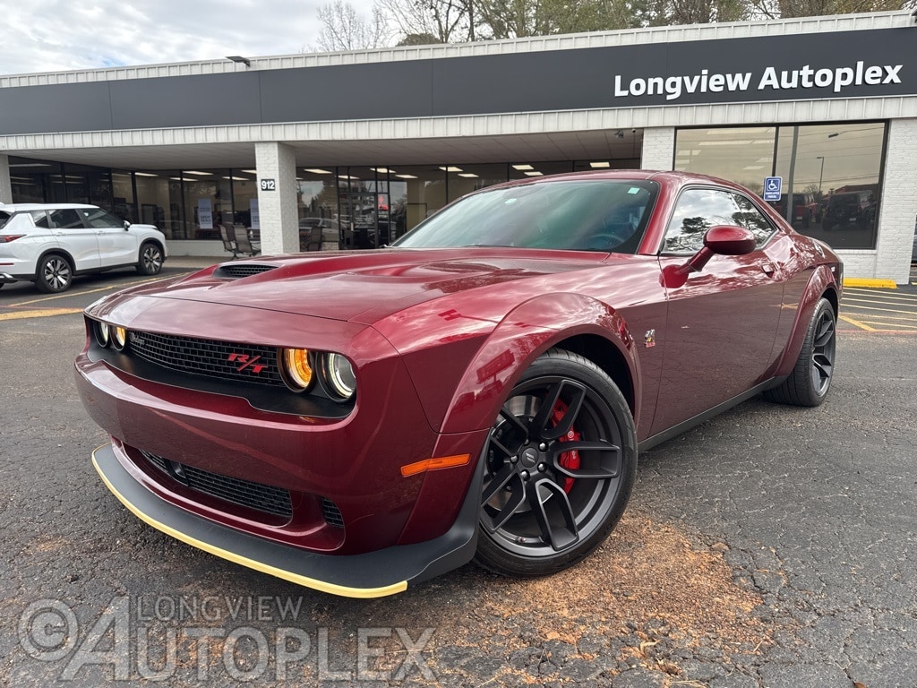 2019 Dodge Challenger R/T's photo