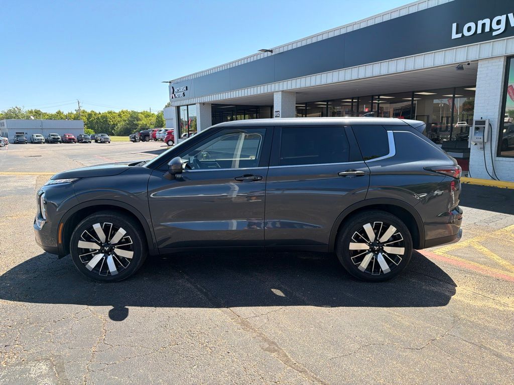 2026 Mitsubishi Outlander SE - Photo 10