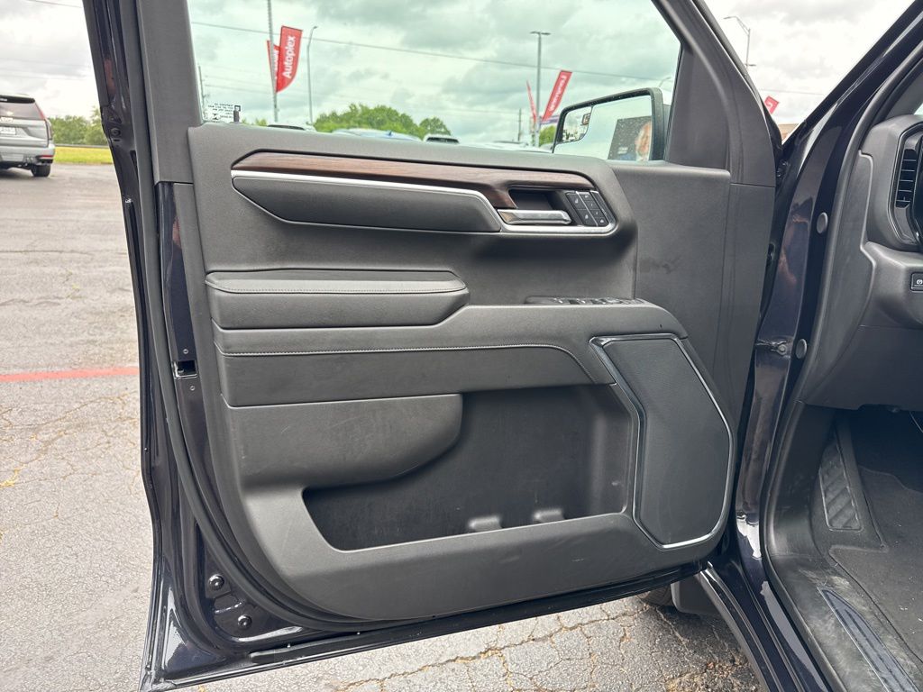 2024 GMC Sierra 1500 SLT - Photo 11