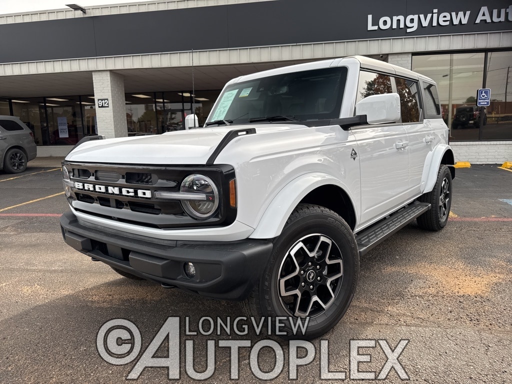 2024 Ford Bronco 4-Door Outer Banks's photo