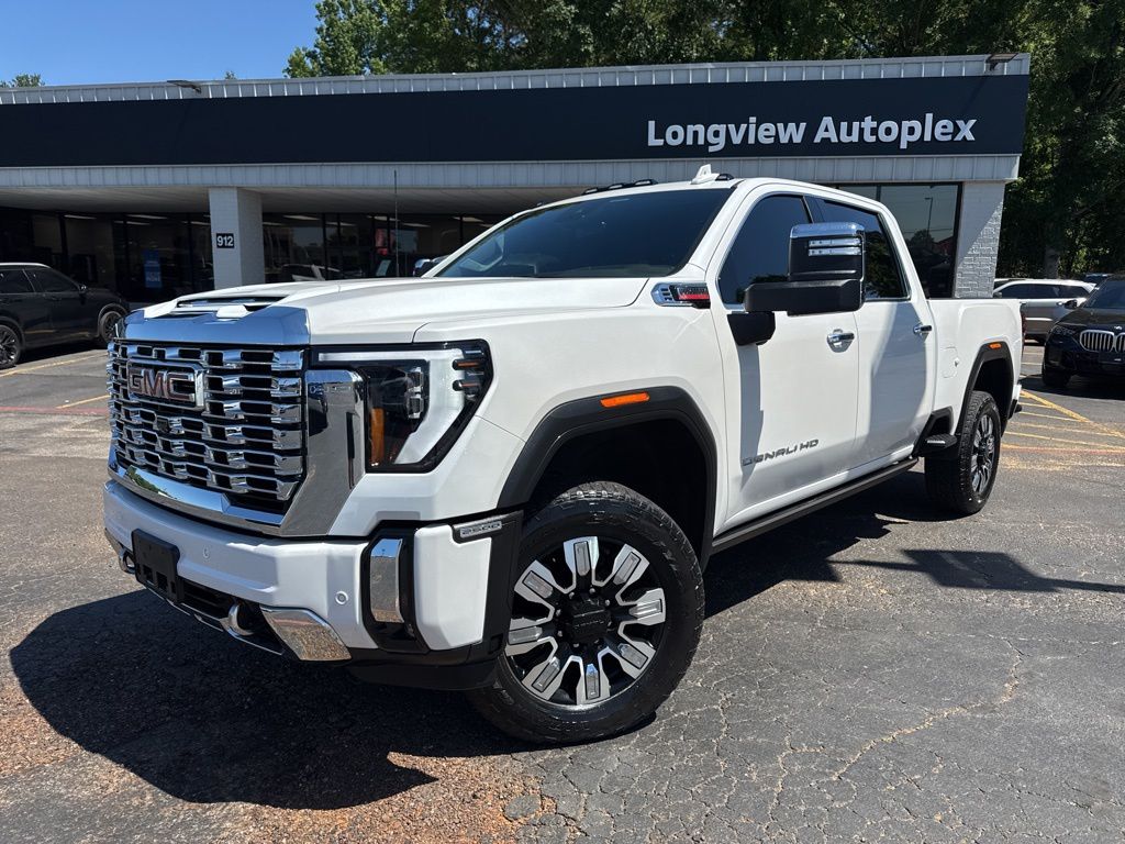 2024 GMC Sierra 4WD Crew Cab Standard Box Denali's photo