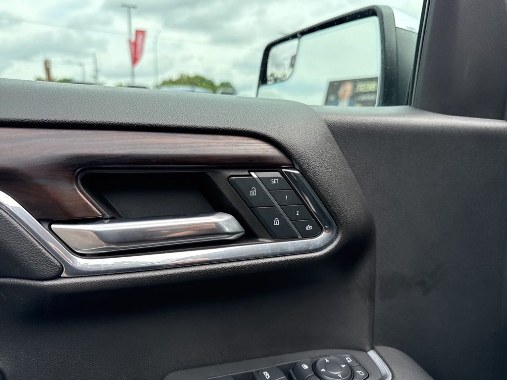 2024 GMC Sierra 1500 SLT - Photo 13