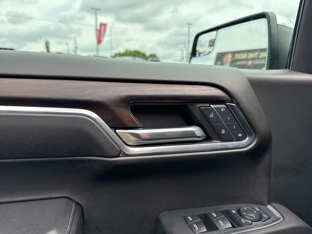 2024 GMC Sierra 1500 SLT - Photo 12