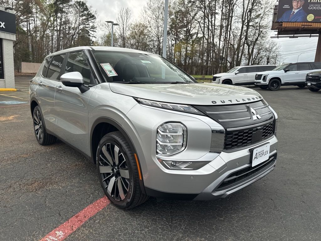 New 2026 Mitsubishi Outlander SE SUV