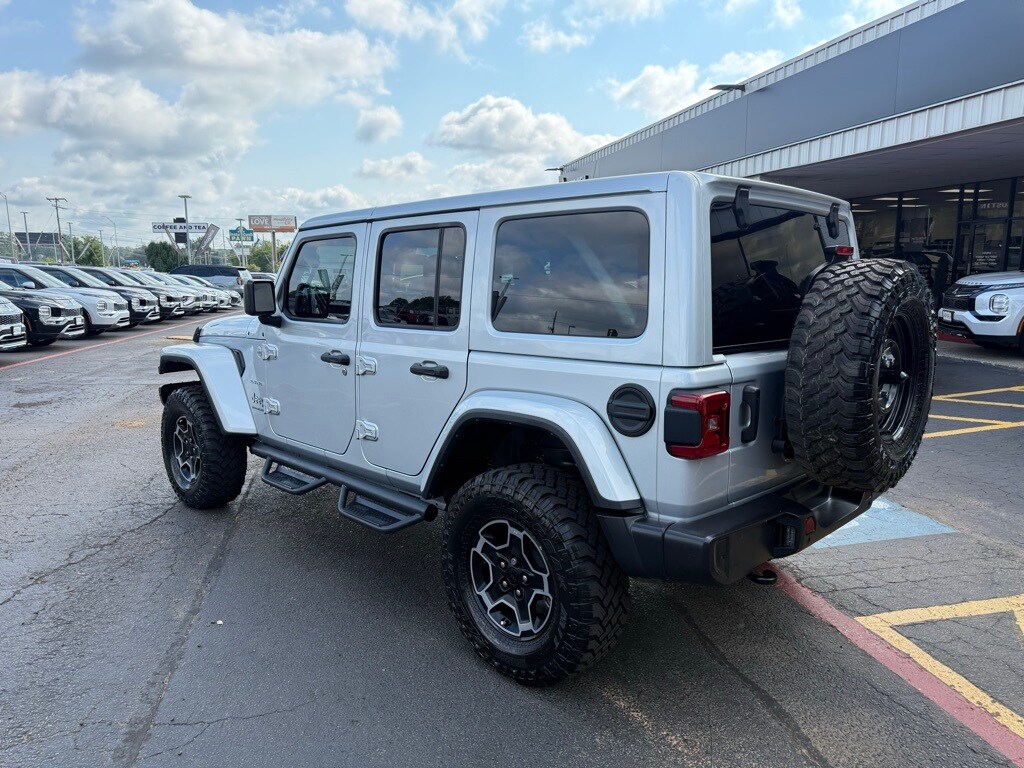 2024 Jeep Wrangler Sahara photo 2