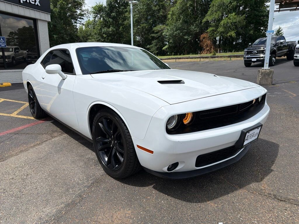 Used 2018 Dodge Challenger SXT Coupe