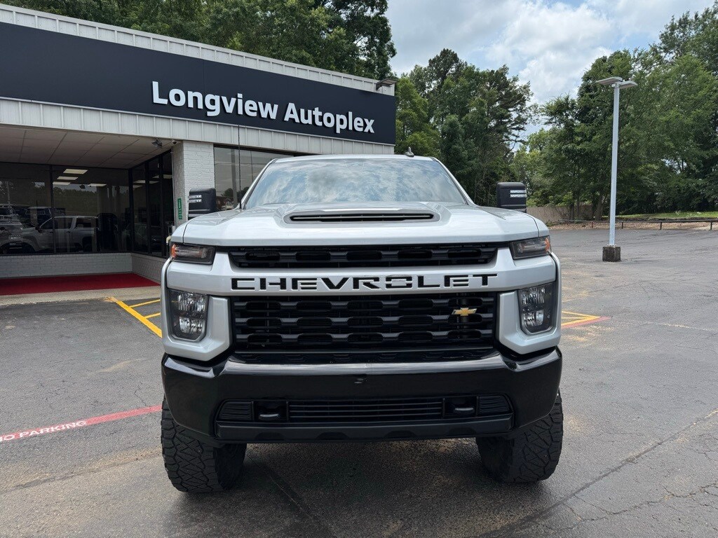 2022 Chevrolet Silverado 2500HD Custom photo 3